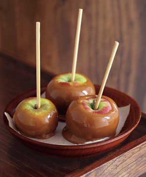Рецепт, как приготовить яблоки в карамели на Хэллоуин?