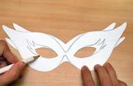 Инструкция, как сделать своими руками карнавальную маску на Хэллоуин?