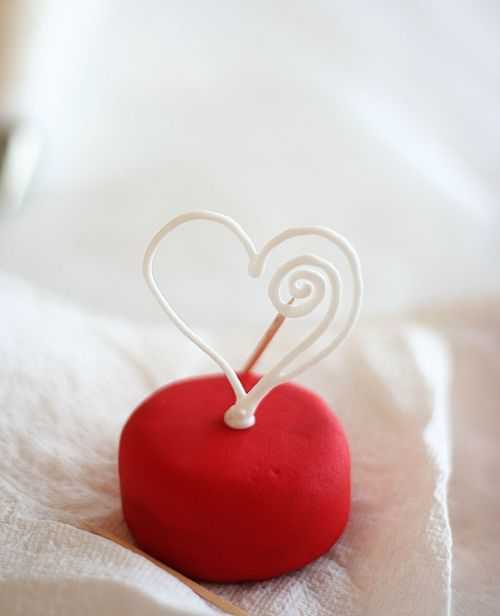 Как быстро приготовить пирожные на День Святого Валентина - пошаговый рецепт с фото