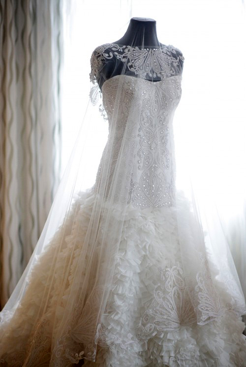 Фото сексуальных свадебных платьев c кружевами от Veluz Reyes