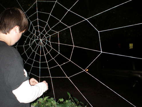 Инструкция, как сделать паутину на Хэллоуин