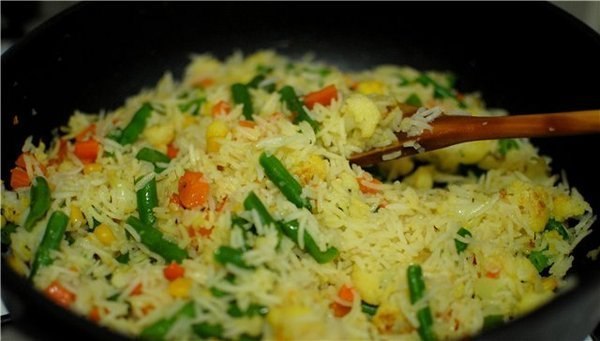 Ароматный рис с овощами