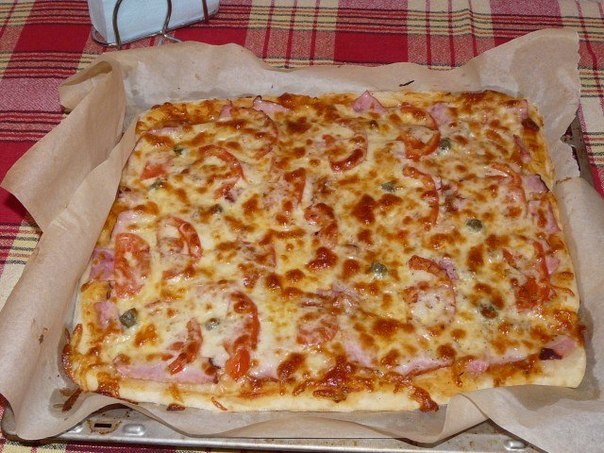 Пицца с ветчиной и карбонадом