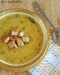 Гороховый суп с сухариками 