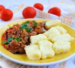 Тушеное мясо с картофельными клецками