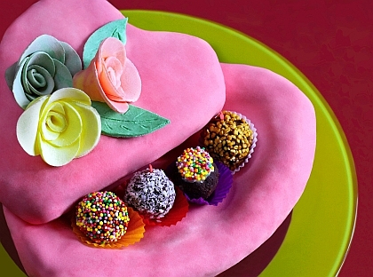 Рецепт пошагового приготовления торта на День Святого Валентина - &amp;laquo;Сердце с сюрпризом&amp;raquo;
