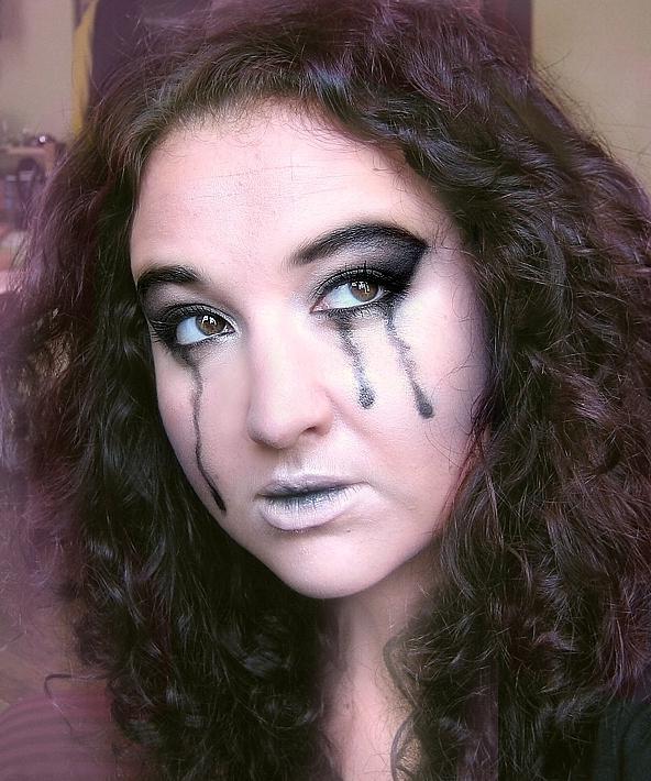 Как сделать макияж на Хэллоуин?