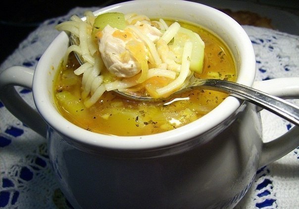 Французский куриный суп с кабачками